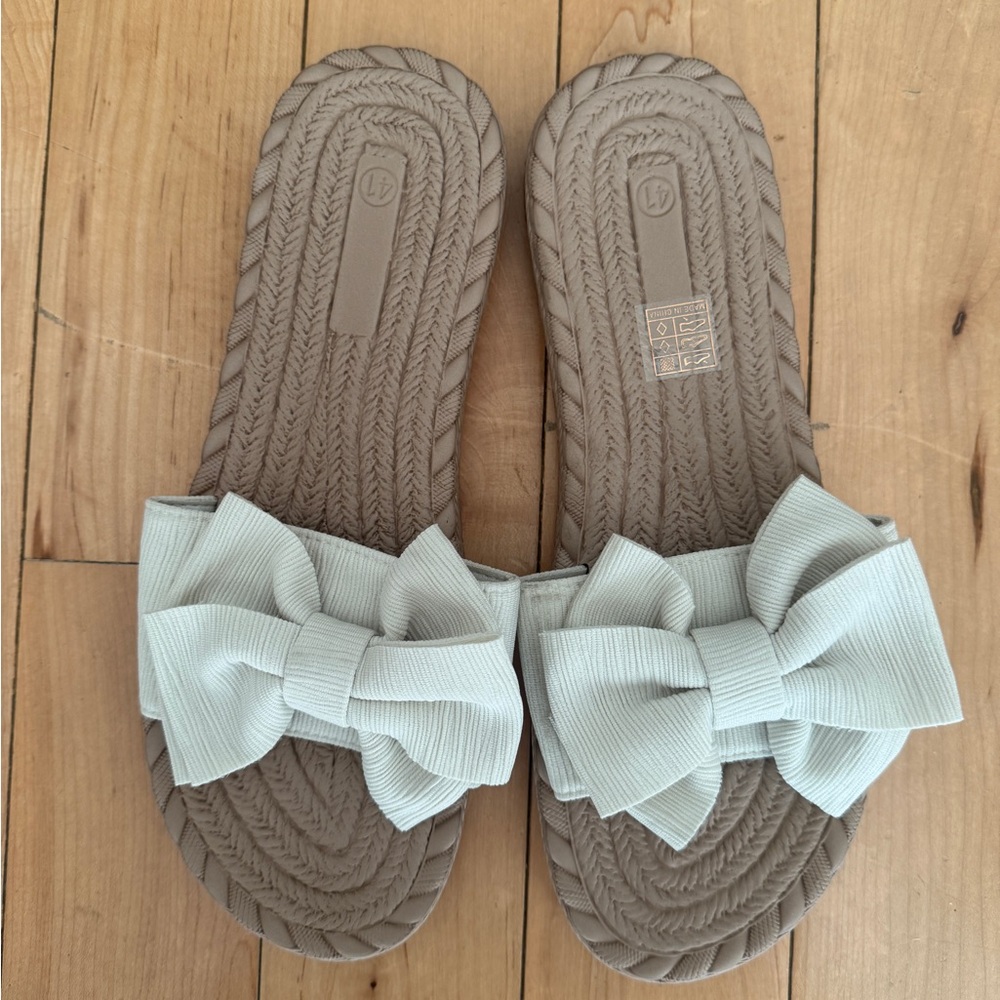 White Bow Slide Flat Sandals